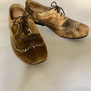 Calleen Cordero Brown Distressed Leather Oxfords